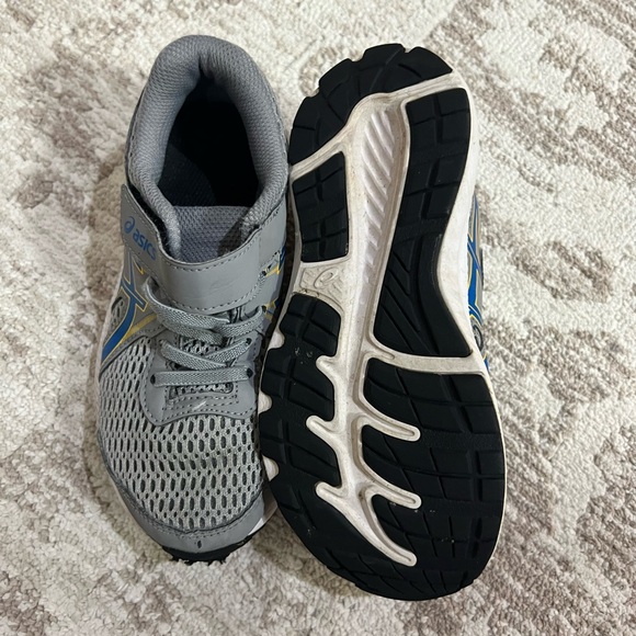 Kids ASICS Sneakers Size K13 - Picture 3 of 3